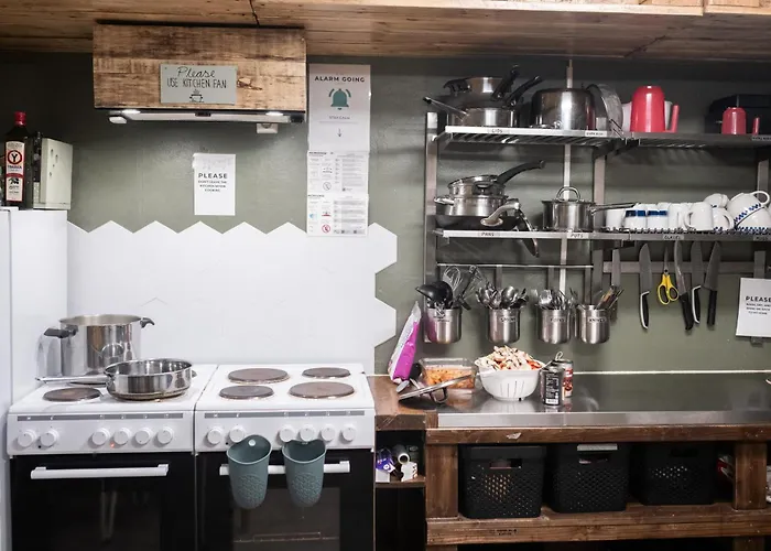 Furu & Cafe * Bostad