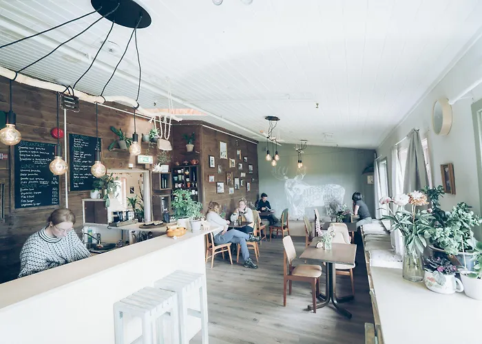Furu & Cafe Bostad