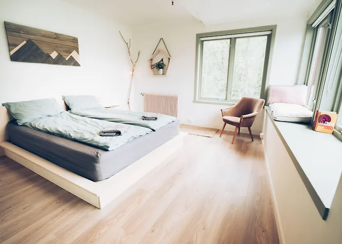 Furu Hostel&café * Bostad