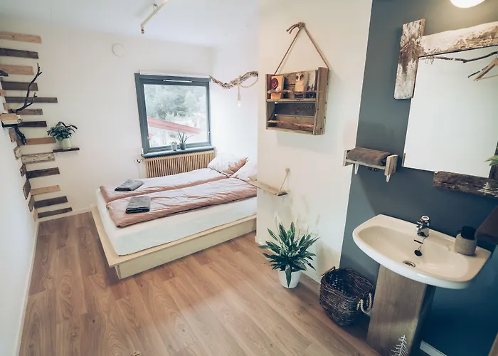 Furu & Cafe 旅馆 *