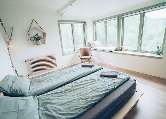 Furu Hostel&café * Bostad